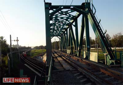 %D0%9F%D1%80%D1%8B%D0%B3%D0%BD%D1%83%D0%B2%20%D1%81%20%D0%BC%D0%BE%D1%81%D1%82%D0%B0%20%D0%BD%D0%B0%20%D0%BF%D1%80%D0%BE%D1%85%D0%BE%D0%B4%D1%8F%D1%89%D0%B8%D0%B9%20%D0%BF%D0%BE%D0%B5%D0%B7%D0%B4%20%D0%BC%D0%B0%D0%BB%D1%8C%D1%87%D0%B8%D0%BA%20%D0%BF%D0%BE%D0%BF%D0%B0%D0%BB%20%D0%BF%D0%BE%D0%B4%20%D0%BD%D0%B0%D0%BF%D1%80%D1%8F%D0%B6%D0%B5%D0%BD%D0%B8%D0%B5%20%D0%B2%203000%20%D0%92%D0%BE%D0%BB%D1%8C%D1%82