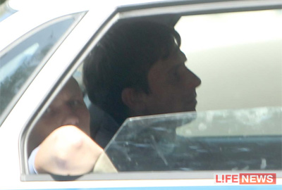 %D0%91%D1%80%D0%BE%D1%81%D0%B8%D0%B2%D1%88%D0%B8%D0%B9%20%D0%B1%D1%83%D1%82%D1%8B%D0%BB%D0%BA%D1%83%20%D0%B2%20%D0%BC%D0%B0%D1%88%D0%B8%D0%BD%D1%83%20%D0%BC%D1%8D%D1%80%D0%B0%20%D1%80%D0%B0%D1%81%D1%81%D0%BA%D0%B0%D0%B7%D0%B0%D0%BB%20%D0%BF%D0%BE%D0%BB%D0%B8%D1%86%D0%B5%D0%B9%D1%81%D0%BA%D0%B8%D0%BC%2C%20%D0%BF%D0%BB%D0%B0%D0%BD%D0%B8%D1%80%D0%BE%D0%B2%D0%B0%D0%BB%20%D0%BD%D0%B0%D0%BF%D0%B0%D0%B4%D0%B5%D0%BD%D0%B8%D0%B5%20%D0%BD%D0%B0%20%D0%BC%D0%B0%D1%88%D0%B8%D0%BD%D1%83%20%D1%81%20%D0%BC%D0%B8%D0%B3%D0%B0%D0%BB%D0%BA%D0%BE%D0%B9