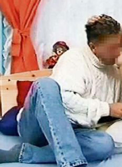 %D0%9E%D1%84%D0%B8%D1%86%D0%B5%D1%80%20%D0%B8%D0%B7%D0%BE%D0%B1%D1%80%D0%B0%D0%B6%D0%B0%D0%BB%20%D0%BF%D0%BE%D0%BB%D0%B8%D1%86%D0%B5%D0%B9%D1%81%D0%BA%D0%BE%D0%B3%D0%BE%20%D0%B2%20%D0%BF%D0%BE%D1%80%D0%BD%D0%BE%20(%D1%84%D0%BE%D1%82%D0%BE%20%D1%81%20%D1%81%D0%B0%D0%B9%D1%82%D0%B0%20google.com)