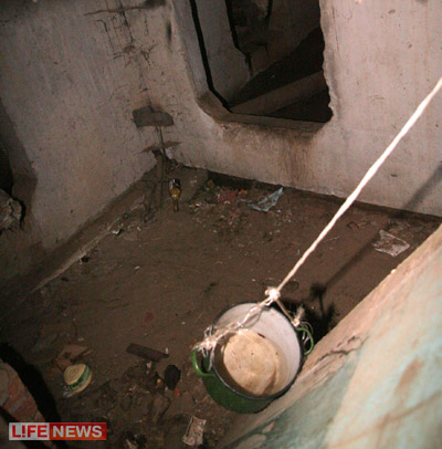 %D0%A1%D0%BE%D0%B1%D0%B0%D0%BA%D0%B0%20%D1%87%D1%83%D0%B4%D0%BE%D0%BC%20%D0%B2%D1%8B%D0%B6%D0%B8%D0%BB%D0%B0%20%D0%B2%20%D0%BF%D0%BE%D0%B4%D0%B7%D0%B5%D0%BC%D0%BD%D0%BE%D0%BC%20%D1%81%D0%BA%D0%BB%D0%B5%D0%BF%D0%B5