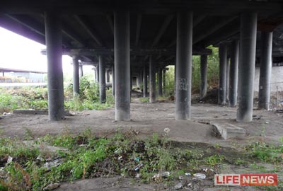 %D0%9D%D0%B0%20%D0%B6%D0%B5%D0%BD%D1%89%D0%B8%D0%BD%D1%83%20%D0%BD%D0%B0%D0%BF%D0%B0%D0%BB%D0%B8%2C%20%D0%BA%D0%BE%D0%B3%D0%B4%D0%B0%20%D0%BE%D0%BD%D0%B0%20%D0%BF%D1%80%D0%BE%D1%85%D0%BE%D0%B4%D0%B8%D0%BB%D0%B0%20%D0%BF%D0%BE%D0%B4%20%D0%BC%D0%BE%D1%81%D1%82%D0%BE%D0%BC