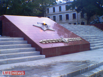 %D0%92%D0%B5%D1%87%D0%BD%D1%8B%D0%B9%20%D0%BE%D0%B3%D0%BE%D0%BD%D1%8C%20%D0%B2%D0%BE%20%D0%92%D0%BB%D0%B0%D0%B4%D0%B8%D0%B2%D0%BE%D1%81%D1%82%D0%BE%D0%BA%D0%B5%20%D1%81%D0%BD%D0%BE%D0%B2%D0%B0%20%D0%B3%D0%BE%D1%80%D0%B8%D1%82