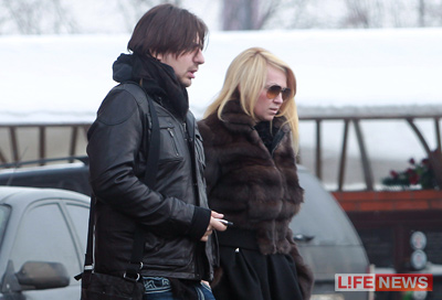 %D0%9F%D1%80%D0%BE%D1%81%D1%82%D0%B8%D1%82%D1%8C%D1%81%D1%8F%20%D1%81%20%D0%A0%D0%B0%D1%85%D0%BC%D0%B0%D0%BD%D0%BE%D0%BC%20%D0%BF%D1%80%D0%B8%D0%B5%D1%85%D0%B0%D0%BB%D0%B8%20%D0%B5%D0%B3%D0%BE%20%D0%B4%D1%80%D1%83%D0%B7%D1%8C%D1%8F%20%D0%B8%20%D0%B1%D0%BB%D0%B8%D0%B7%D0%BA%D0%B8%D0%B5