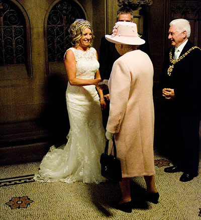 %D0%A1%D1%83%D0%BF%D1%80%D1%83%D0%B3%D0%B8%20%D0%9A%D0%B0%D0%BD%D0%BD%D0%B8%D0%BD%D0%B3%20%D0%B4%D0%BE%20%D1%81%D0%B8%D1%85%20%D0%BF%D0%BE%D1%80%20%D0%BD%D0%B5%20%D0%BC%D0%BE%D0%B3%D1%83%D1%82%20%D0%BF%D1%80%D0%B8%D0%B9%D1%82%D0%B8%20%D0%B2%20%D1%81%D0%B5%D0%B1%D1%8F%20%D0%BF%D0%BE%D1%81%D0%BB%D0%B5%20%D0%B2%D1%81%D1%82%D1%80%D0%B5%D1%87%D0%B8%20%D1%81%20%D0%BA%D0%BE%D1%80%D0%BE%D0%BB%D0%B5%D0%B2%D0%BE%D0%B9%20(%D1%84%D0%BE%D1%82%D0%BE%20thesun.co.uk)