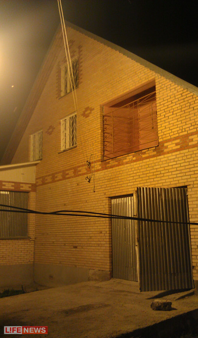 %D0%94%D0%BE%D0%BC%2C%20%D0%B2%20%D0%BA%D0%BE%D1%82%D0%BE%D1%80%D0%BE%D0%BC%20%D1%82%D1%80%D0%B8%20%D0%BC%D0%B5%D1%81%D1%8F%D1%86%D0%B0%20%D1%83%D0%B4%D0%B5%D1%80%D0%B6%D0%B8%D0%B2%D0%B0%D0%BB%D0%B8%20%D0%BA%D0%BE%D0%BC%D0%BC%D0%B5%D1%80%D1%81%D0%B0%D0%BD%D1%82%D0%B0%20%D1%81%20%D1%86%D0%B5%D0%BB%D1%8C%D1%8E%20%D0%B2%D1%8B%D0%BA%D1%83%D0%BF%D0%B0