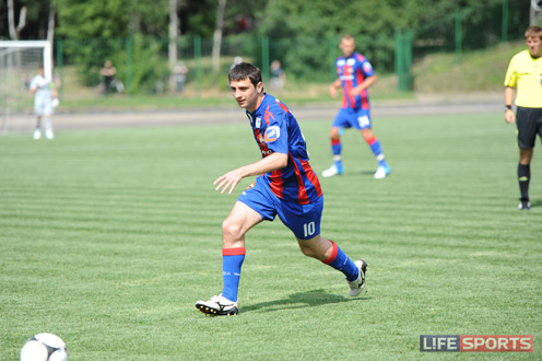 %D0%90%D0%BB%D0%B0%D0%BD%20%D1%81%D1%82%D0%B0%D1%80%D0%B0%D0%BB%D1%81%D1%8F%20%D0%BF%D0%BE%D0%BA%D0%B0%D0%B7%D0%B0%D1%82%D1%8C%20%D1%81%D0%B5%D0%B1%D1%8F%20%D1%81%20%D0%BD%D0%B0%D0%B8%D0%BB%D1%83%D1%87%D1%88%D0%B5%D0%B9%20%D1%81%D1%82%D0%BE%D1%80%D0%BE%D0%BD%D1%8B%20%D0%BD%D0%B0%20%D0%BF%D0%BE%D0%BB%D0%B5