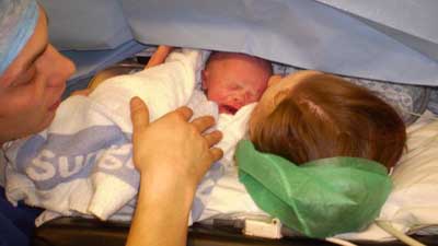 %D0%9A%D0%B5%D0%BB%D0%BB%D0%B8%20%D0%91%D1%83%D1%80%D0%B2%D0%B8%D0%BB%20%D1%87%D0%B5%D1%80%D0%B5%D0%B7%20%D0%BF%D0%BE%D0%BB%D1%87%D0%B0%D1%81%D0%B0%20%D0%BF%D0%BE%D1%81%D0%BB%D0%B5%20%D1%80%D0%BE%D0%B6%D0%B4%D0%B5%D0%BD%D0%B8%D1%8F%20%D0%B4%D0%BE%D1%87%D0%B5%D1%80%D0%B8%20(%D1%84%D0%BE%D1%82%D0%BE%3A%20mirror.co.uk)