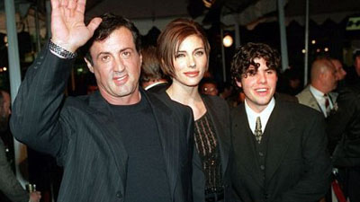 %D0%9F%D1%80%D0%B8%D1%87%D0%B8%D0%BD%D1%8B%20%D1%81%D0%BC%D0%B5%D1%80%D1%82%D0%B8%20%D0%A1%D1%82%D0%B0%D0%BB%D0%BB%D0%BE%D0%BD%D0%B5-%D0%BC%D0%BB%D0%B0%D0%B4%D1%88%D0%B5%D0%B3%D0%BE%20%D0%B4%D0%BE%20%D1%81%D0%B8%D1%85%20%D0%BF%D0%BE%D1%80%20%D0%BD%D0%B5%20%D1%83%D1%81%D1%82%D0%B0%D0%BD%D0%BE%D0%B2%D0%BB%D0%B5%D0%BD%D1%8B%20(%D1%84%D0%BE%D1%82%D0%BE%3A%20metro.co.uk)