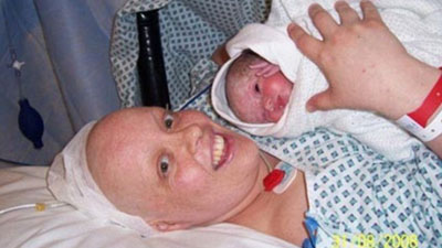 %D0%A3%20%D0%BC%D0%B0%D1%82%D0%B5%D1%80%D0%B8%20%D1%83%D0%B4%D0%B0%D0%BB%D0%B8%D0%BB%D0%B8%20%D0%BE%D0%BF%D1%83%D1%85%D0%BE%D0%BB%D1%8C%20%D1%80%D0%B0%D0%B7%D0%BC%D0%B5%D1%80%D0%BE%D0%BC%20%D1%81%20%D1%84%D1%83%D1%82%D0%B1%D0%BE%D0%BB%D1%8C%D0%BD%D1%8B%D0%B9%20%D0%BC%D1%8F%D1%87%20(%D1%84%D0%BE%D1%82%D0%BE%3A%20dailymail.co.uk)