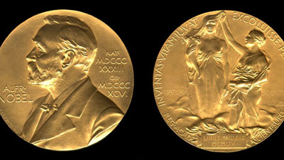 %D0%9D%D0%B0%D0%B3%D1%80%D0%B0%D0%B4%D0%B0%2C%20%D0%BA%D0%BE%D1%82%D0%BE%D1%80%D1%83%D1%8E%20%D0%B2%D1%80%D1%83%D1%87%D0%B0%D1%8E%D1%82%20%D0%BB%D0%B0%D1%83%D1%80%D0%B5%D0%B0%D1%82%D1%83%20%D0%9D%D0%BE%D0%B1%D0%B5%D0%BB%D0%B5%D0%B2%D1%81%D0%BA%D0%BE%D0%B9%20%D0%BF%D1%80%D0%B5%D0%BC%D0%B8%D0%B8%20(%D1%84%D0%BE%D1%82%D0%BE%3A%20globalpost.com)