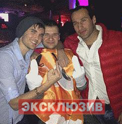 %D0%97%D0%B0%20%D0%BC%D0%B8%D0%BD%D1%83%D1%82%D1%83%20%D0%B4%D0%BE%20%D1%81%D0%BC%D0%B5%D1%80%D1%82%D0%B8%20%D0%A1%D0%B0%D0%B8%D0%B4%20(%D0%BA%D1%80%D0%B0%D0%B9%D0%BD%D0%B8%D0%B9%20%D1%81%D0%BF%D1%80%D0%B0%D0%B2%D0%B0)%20%D0%BF%D0%BE%D0%B7%D0%B8%D1%80%D0%BE%D0%B2%D0%B0%D0%BB%20%D0%BF%D0%B5%D1%80%D0%B5%D0%B4%20%D0%BA%D0%B0%D0%BC%D0%B5%D1%80%D0%BE%D0%B9%20%D0%B0%D0%B9%D1%84%D0%BE%D0%BD%D0%B0%20