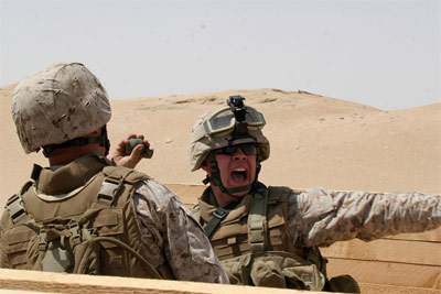 %D0%90%D0%BC%D0%B5%D1%80%D0%B8%D0%BA%D0%B0%D0%BD%D1%81%D0%BA%D0%B8%D0%B5%20%D0%B2%D0%BE%D0%B5%D0%BD%D0%BD%D1%8B%D0%B5%20%D0%B2%D0%BE%D0%B7%D1%8C%D0%BC%D1%83%D1%82%20%D0%BD%D0%B0%20%D0%B2%D0%BE%D0%BE%D1%80%D1%83%D0%B6%D0%B5%D0%BD%D0%B8%D0%B5%20%D1%8D%D0%BB%D0%B5%D0%BA%D1%82%D1%80%D0%BE%D0%BC%D0%B0%D0%B3%D0%BD%D0%B8%D1%82%D0%BD%D1%83%D1%8E%20%D0%B3%D1%80%D0%B0%D0%BD%D0%B0%D1%82%D1%83%20(%D1%84%D0%BE%D1%82%D0%BE%3A%20U.S.%20Marine%20Corps)