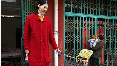 %D0%92%20%D0%B4%D0%B5%D1%82%D1%81%D1%82%D0%B2%D0%B5%20%D0%94%D0%B5%D1%84%D0%B5%D0%BD%20%D0%B0%D0%BA%D1%82%D0%B8%D0%B2%D0%BD%D0%BE%20%D0%B7%D0%B0%D0%BD%D0%B8%D0%BC%D0%B0%D0%BB%D0%B0%D1%81%D1%8C%20%D1%81%D0%BF%D0%BE%D1%80%D1%82%D0%BE%D0%BC%20(%D1%84%D0%BE%D1%82%D0%BE%3A%20thesun.co.uk)