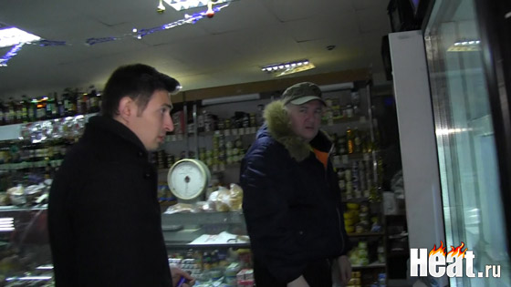 Гаврилов лично приехал в магазин к матери одного из хулиганов