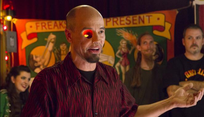 %D0%91%D0%B8%D0%BB%D0%BB%D0%B8%20%D0%9E%D1%83%D1%8D%D0%BD%20%D1%81%D1%82%D0%B0%D0%BB%20%D0%BF%D0%BE%D1%81%D1%82%D0%BE%D1%8F%D0%BD%D0%BD%D1%8B%D0%BC%20%D1%83%D1%87%D0%B0%D1%81%D1%82%D0%BD%D0%B8%D0%BA%D0%BE%D0%BC%20%22%D0%A8%D0%BE%D1%83%20%D1%84%D1%80%D0%B8%D0%BA%D0%BE%D0%B2%22%20(%D1%84%D0%BE%D1%82%D0%BE%3A%20Venice%20Beach%20Freakshow)