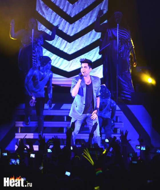 Адам дал первый сольный концерт в Москве на сцене Crocus City Hall