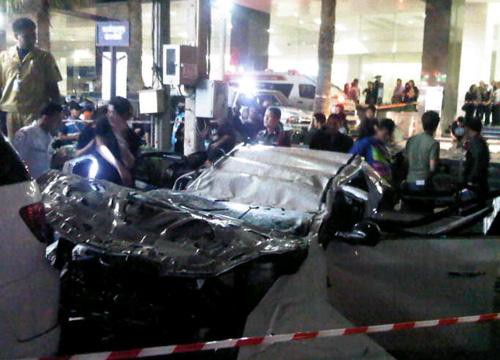 %D0%90%D0%B2%D1%82%D0%BE%D0%BC%D0%BE%D0%B1%D0%B8%D0%BB%D1%8C%20%D0%B2%D1%8B%D0%BB%D0%B5%D1%82%D0%B5%D0%BB%20%D0%BD%D0%B0%20%D0%BF%D1%80%D0%BE%D0%B5%D0%B7%D0%B6%D1%83%D1%8E%20%D1%87%D0%B0%D1%81%D1%82%D1%8C%20(%D1%84%D0%BE%D1%82%D0%BE%3A%20liveleak)