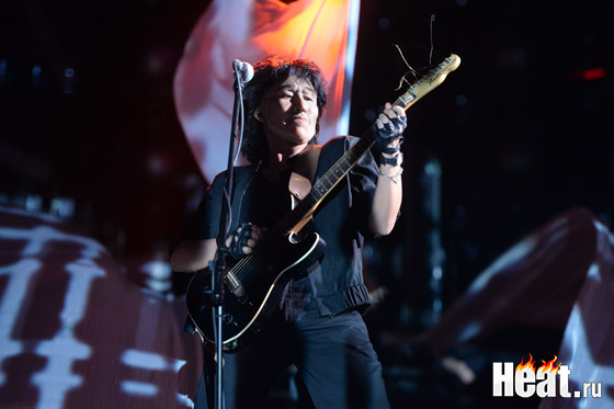 На этот раз Аните Цой предстояло вжитьсы в образ своего земляка и легенды советского рока - Виктора Цоя