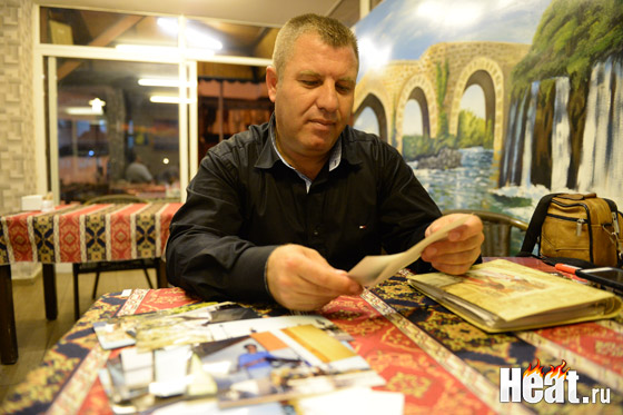 Тургут с сожалением рассматривал свои старые фотографии