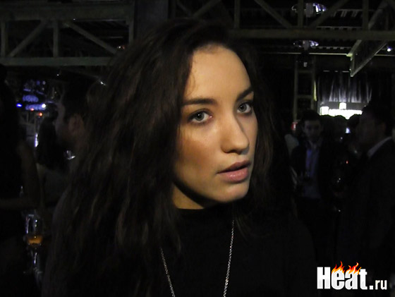 Вика Дайнеко рассказала журналистам, что из-за большого количества окружающих ее мужчин, она не может выбрать одного-едиственного