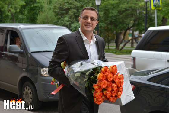Среди гостей брачной церемонии - актер Алексей Макаров