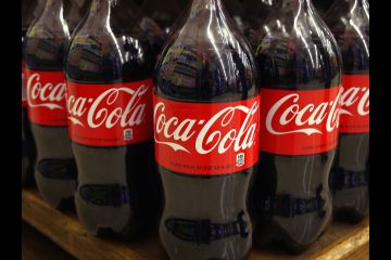 %D0%9F%D1%80%D0%B8%D1%81%D1%82%D0%B0%D1%81%D1%82%D0%B8%D0%B5%20%D0%BA%20%D0%BA%D0%BE%D0%BA%D0%B0-%D0%BA%D0%BE%D0%BB%D0%B5%20%D0%BF%D1%80%D0%B8%D0%B2%D0%B5%D0%BB%D0%BE%20%D0%BC%D0%BE%D0%BB%D0%BE%D0%B4%D1%83%D1%8E%20%D0%B6%D0%B5%D0%BD%D1%89%D0%B8%D0%BD%D1%83%20%D0%BD%D0%B0%20%D0%B1%D0%BE%D0%BB%D1%8C%D0%BD%D0%B8%D1%87%D0%BD%D1%83%D1%8E%20%D0%BA%D0%BE%D0%B9%D0%BA%D1%83%20(%D1%84%D0%BE%D1%82%D0%BE%3A%20globalpost.com)