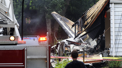 %D0%9F%D0%BE%D1%82%D0%B5%D1%80%D0%BF%D0%B5%D0%B2%D1%88%D0%B8%D0%B9%20%D0%BA%D1%80%D1%83%D1%88%D0%B5%D0%BD%D0%B8%D0%B5%20%D1%81%D0%B0%D0%BC%D0%BE%D0%BB%D0%B5%D1%82%20%D1%83%D0%BF%D0%B0%D0%BB%20%D0%BD%D0%B0%20%D0%B6%D0%B8%D0%BB%D0%BE%D0%B5%20%D0%B7%D0%B4%D0%B0%D0%BD%D0%B8%D0%B5%20(%D1%84%D0%BE%D1%82%D0%BE%3A%20AP)