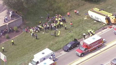 %D0%90%D0%B2%D1%82%D0%BE%D0%B1%D1%83%D1%81%20%D1%81%20%D0%B4%D0%B5%D1%82%D1%8C%D0%BC%D0%B8%20%D0%BF%D0%B5%D1%80%D0%B5%D0%B2%D0%B5%D1%80%D0%BD%D1%83%D0%BB%D1%81%D1%8F%20%D0%BD%D0%B0%20%D0%B1%D0%BE%D0%BA%20(%D1%84%D0%BE%D1%82%D0%BE%3A%20kmbc.com)