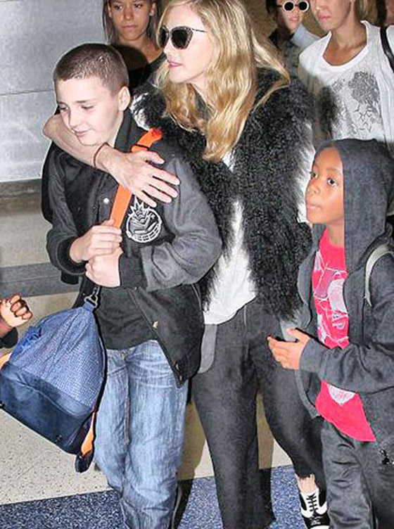 Мадонны с сыновьями Рокки и Дэвидом