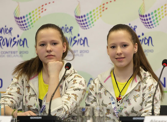 Так выглядели Настя и Маша Толмачевы в 2006 году