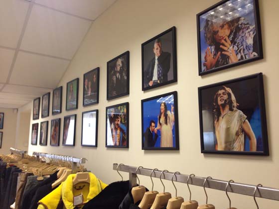 Бутик Филиппа Киркорова изнутри украшен его портретами