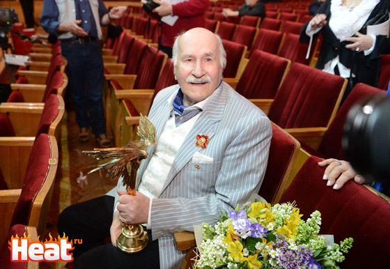 Владимир Зельдин получил премию в почетной номинации "Честь и достоинство"