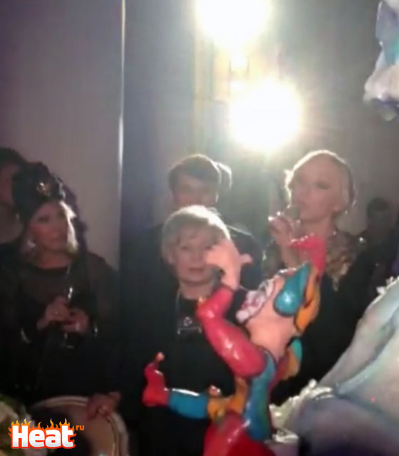 Кристина Орбакайте пела в честь дня рождения мамы