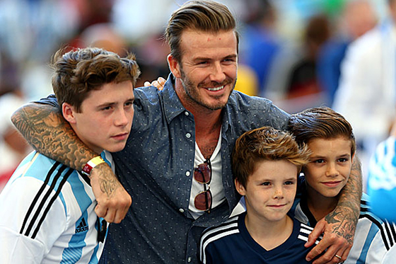 Сыновья Дэвида Бекхэма впервые посетили Чемпионат мира по футболу