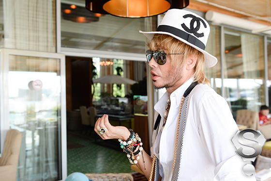 Певец Сергей Зверев