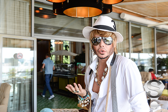 Певец Сергей Зверев