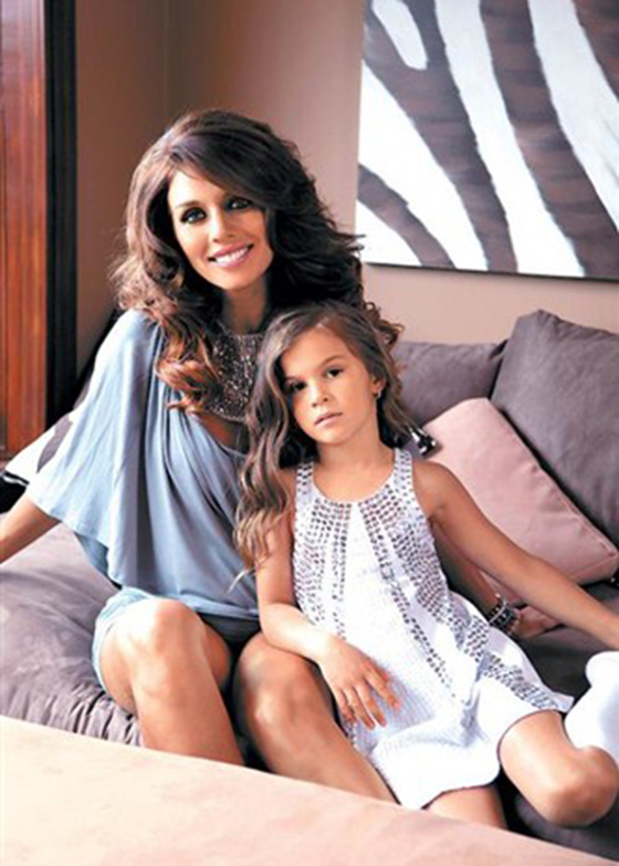 Певица Анна Седокова с дочерью от Валентина Белькевича - Алиной