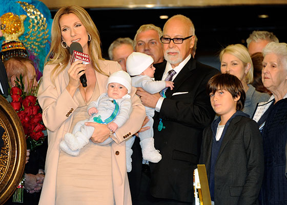 Певица Селин Дион с мужем Рене Анжелилом и сыновьями