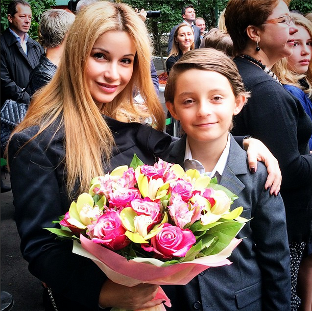 Ольга Орлова также отпраздновала День знаний со своим 13-летним сыном Артемом