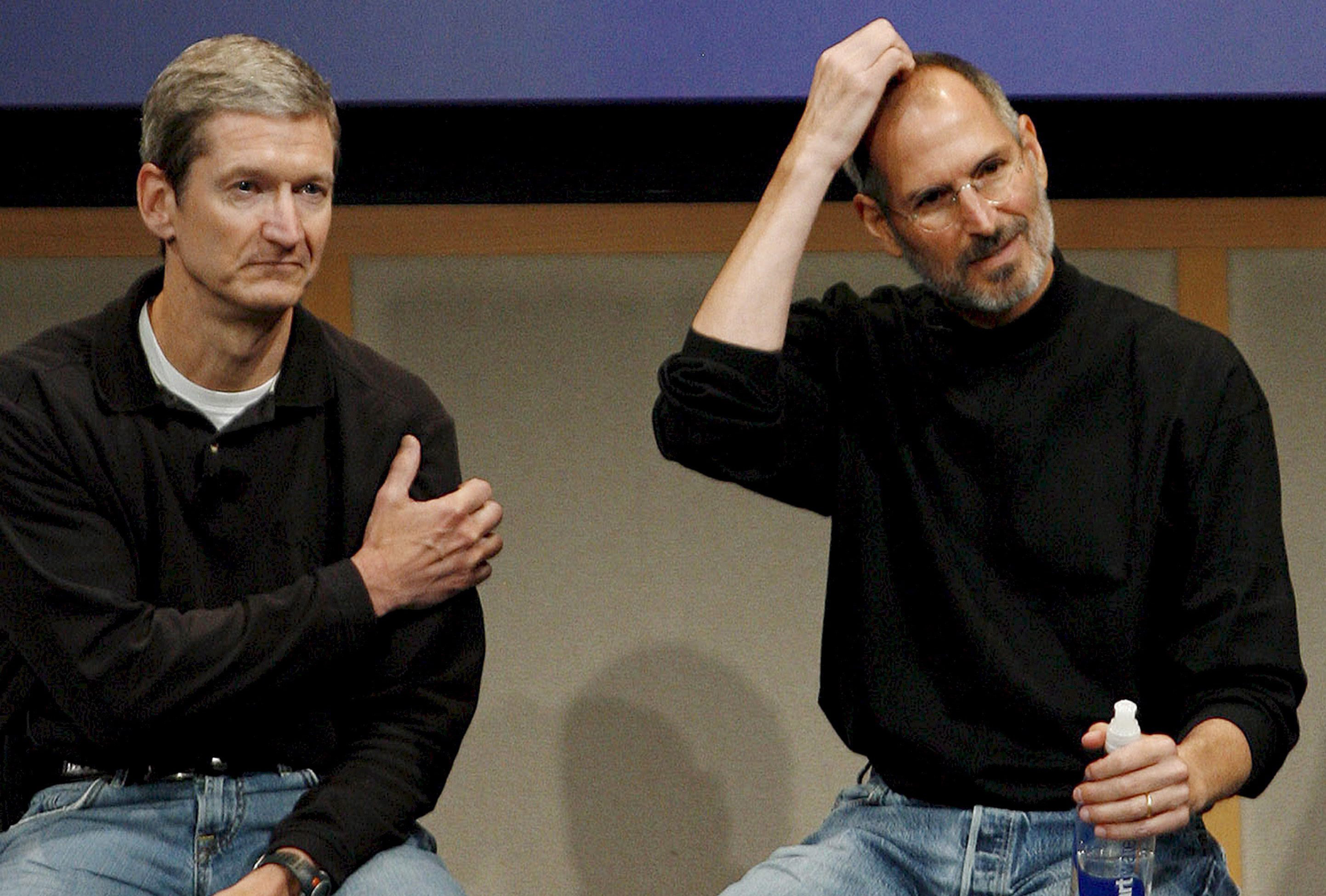 Тим Кук и основательно Apple Стив Джобс