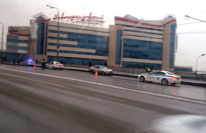 Автомобиль посольства Армении попал в ДТП на востоке Москвы