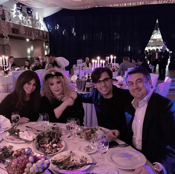 Алла Пугачева с Максимом Галкиным и  Александр Достман с супругой Идой