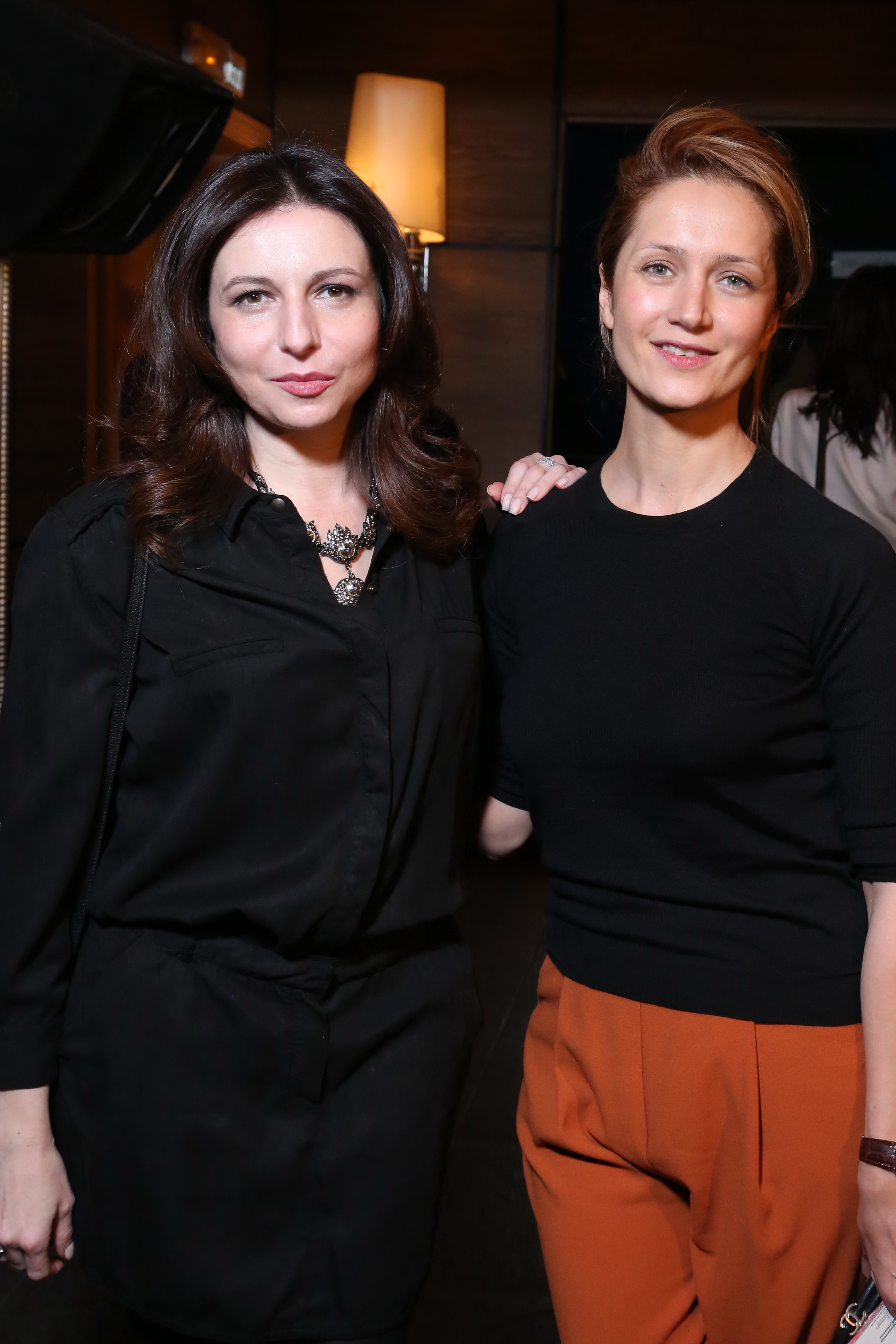 Актрисы Алиса Хазанова и Виктория Исакова 