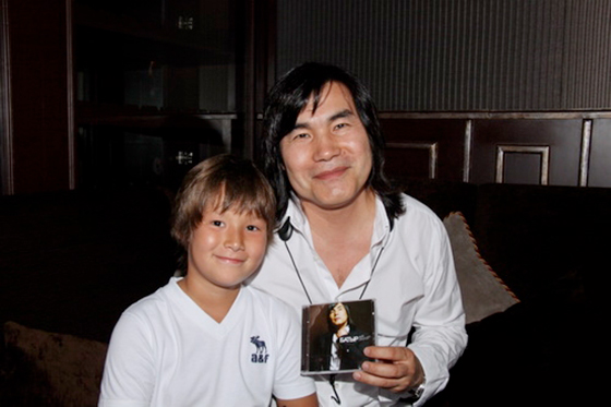 Батырхан Шукенов с сыном Максутом