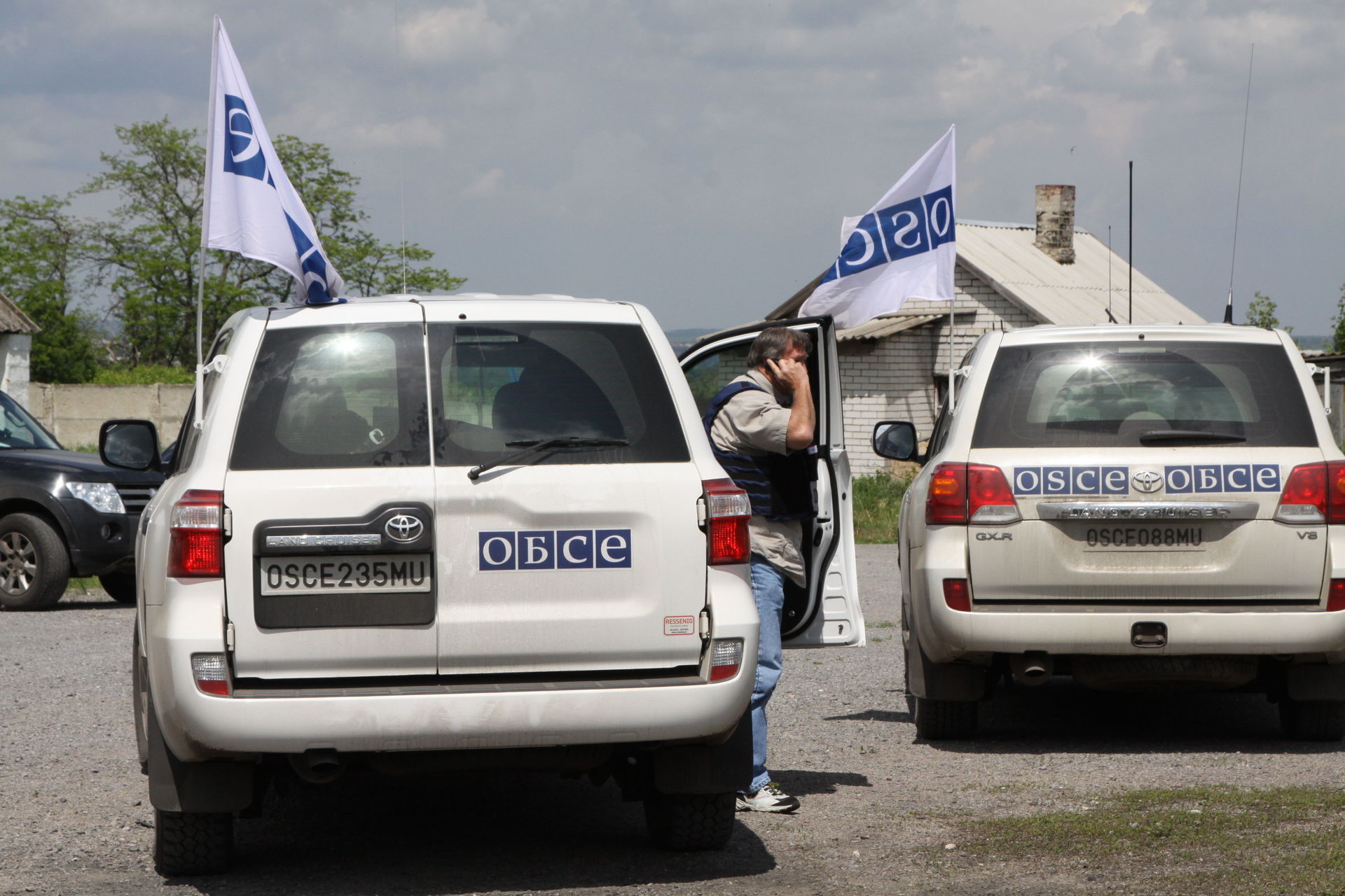 Чат в обсе. Автомобили ОБСЕ. Машины миссии ОБСЕ. Obse машина. OSCE машины.