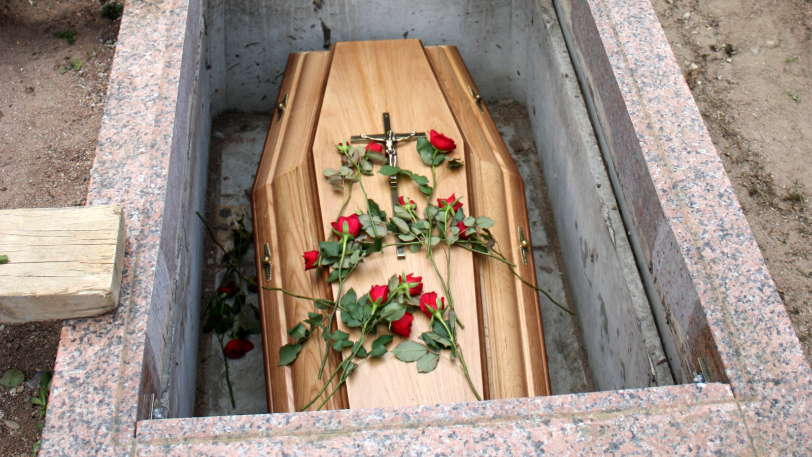 фотография умершего на могиле