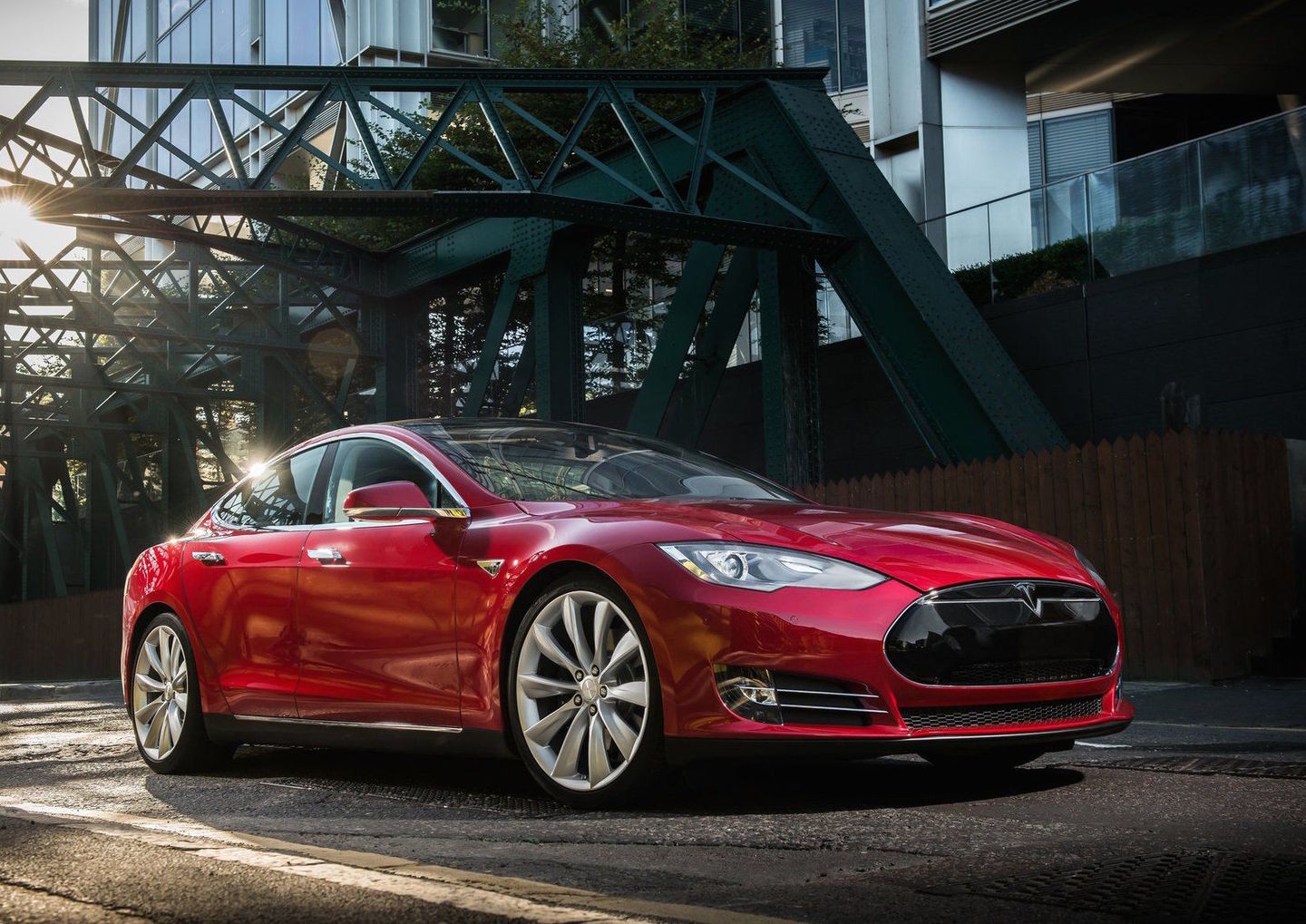 Tesla Model S. Фото: &copy; Tesla Motors