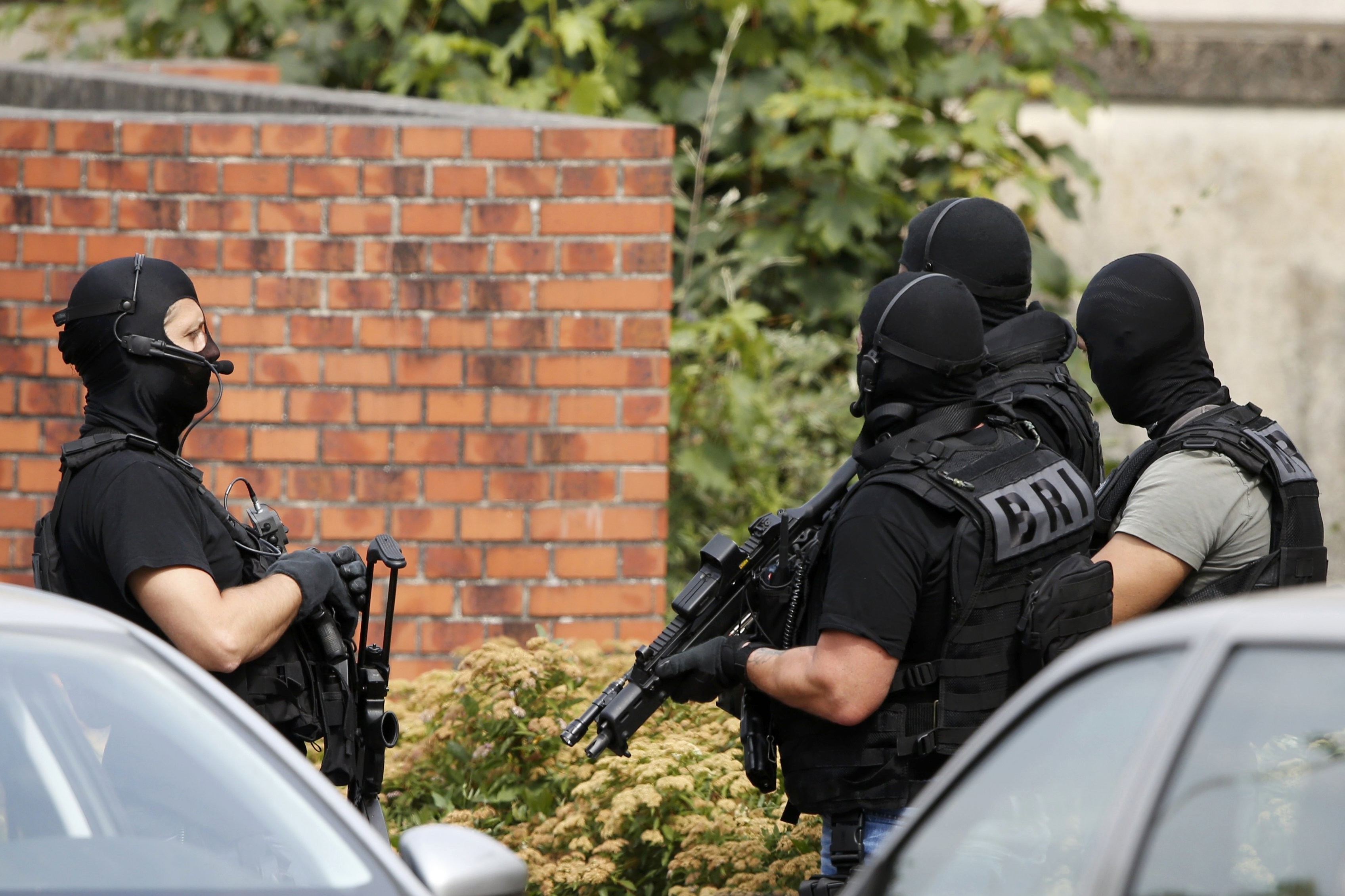 Взять в заложники. Bri французский спецназ. Боевики Франция. Bri France Police.