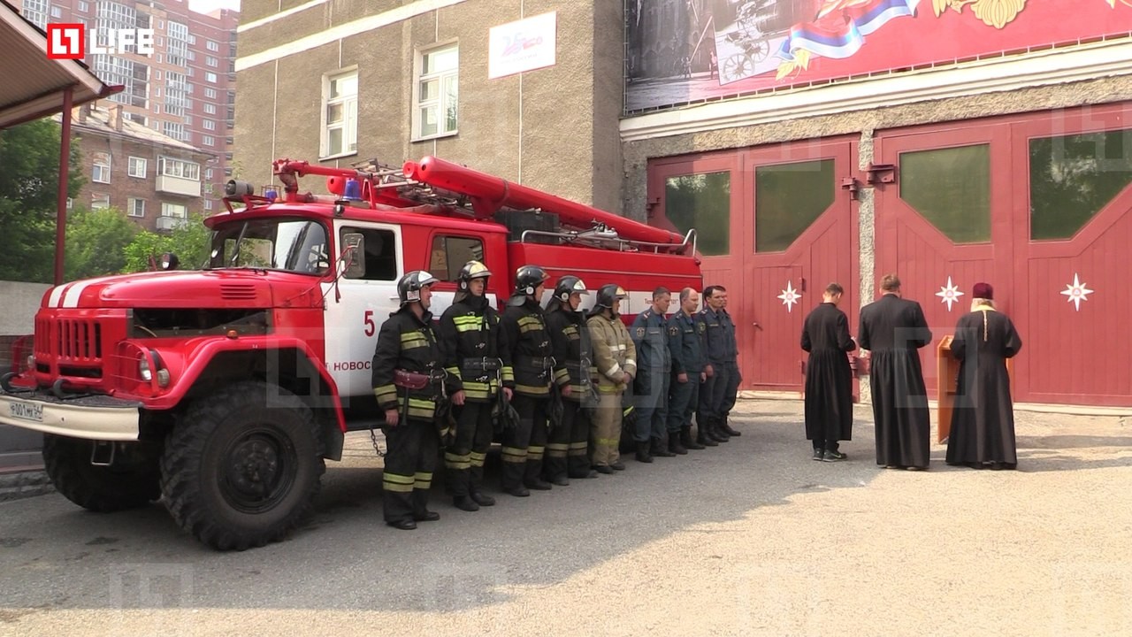 Для борьбы с пожарами в Новосибирске привлекли духовенство