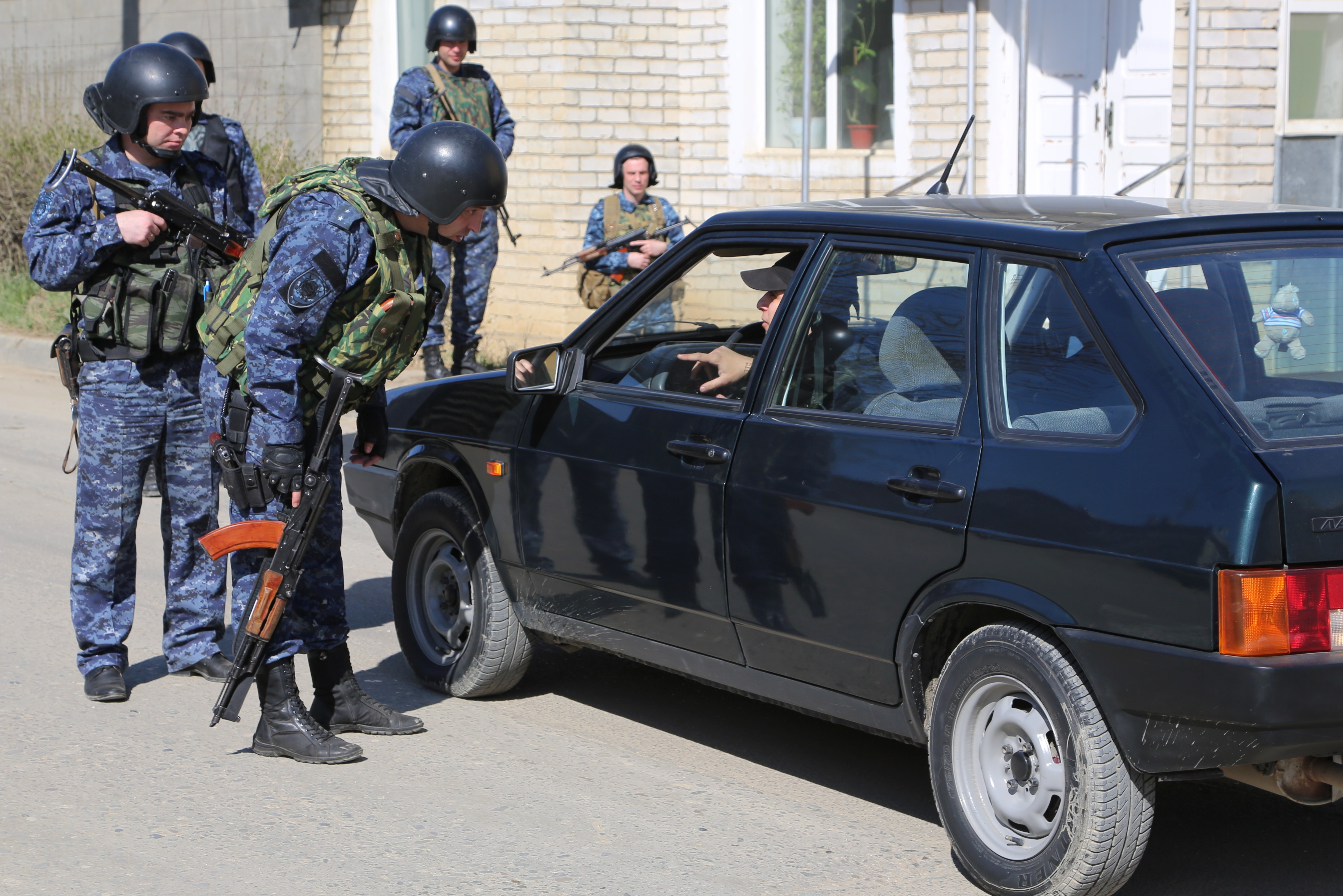 Полиция Дагестана разыскивает двоих подозреваемых в убийстве судьи